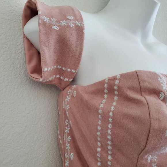 Honey Belle Crop Top Medium Pink Embroidered Floral Boho Romantic Fairy - Picture 3 of 7